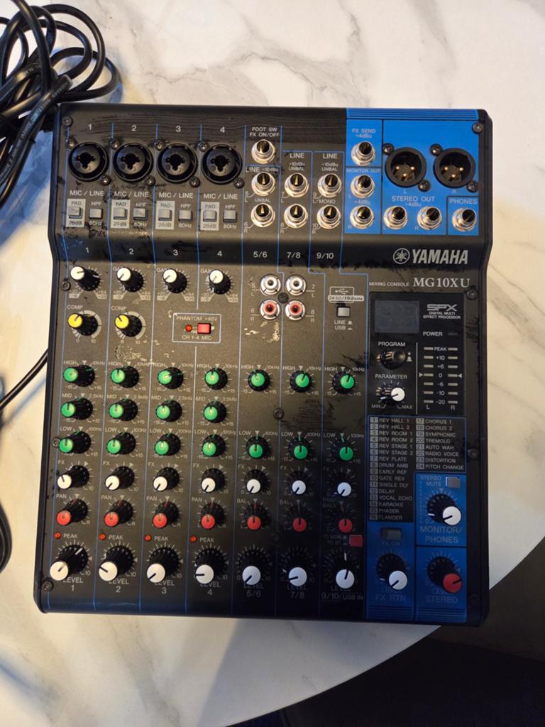 Yamaha MG10XU, Muziek en Instrumenten, Mengpanelen, Zo goed als nieuw, 20 kanalen of meer, Microfooningang, Ophalen of Verzenden