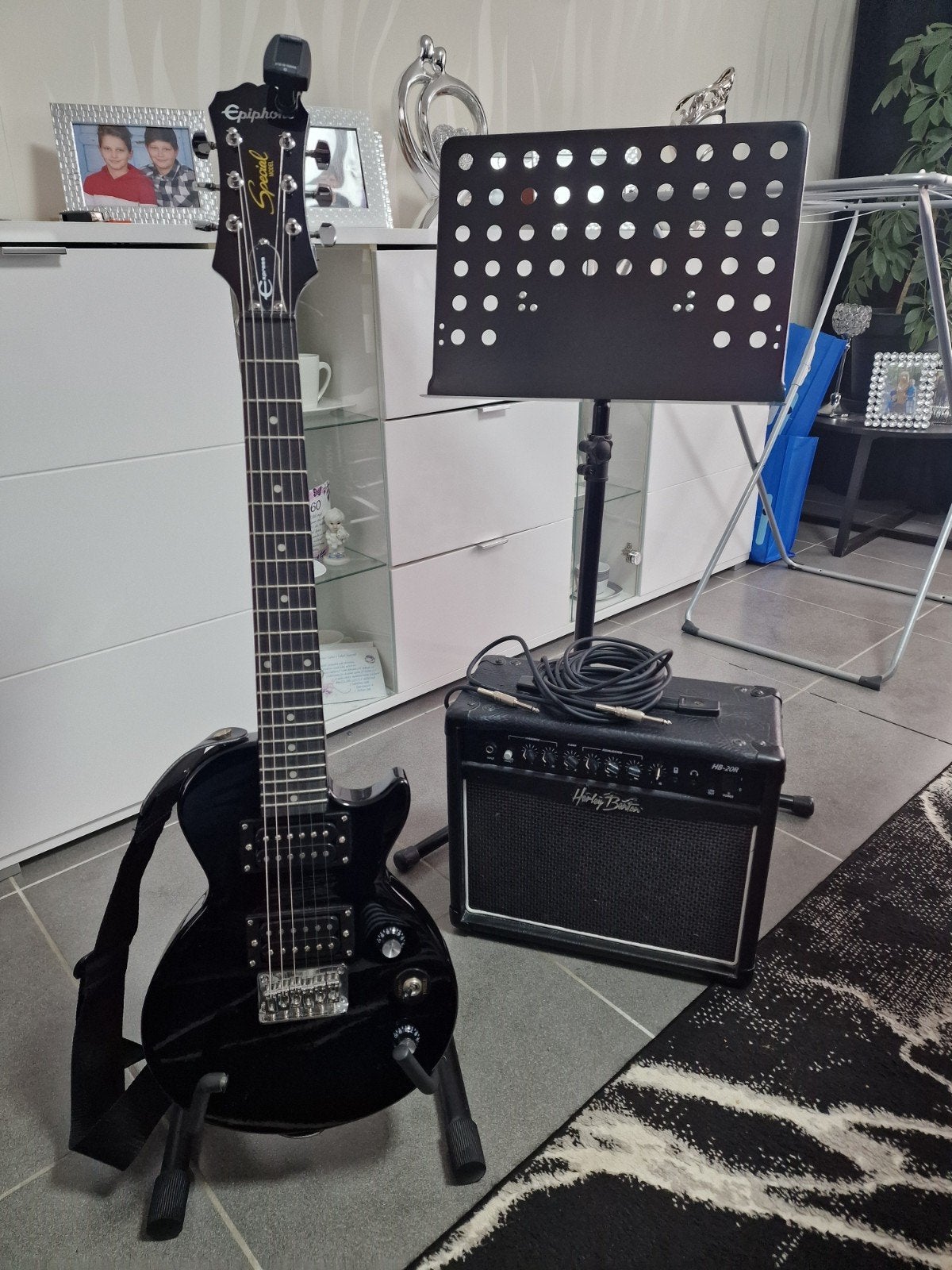 elektrische gitaar met versterker, Muziek en Instrumenten, Ophalen, Met versterker