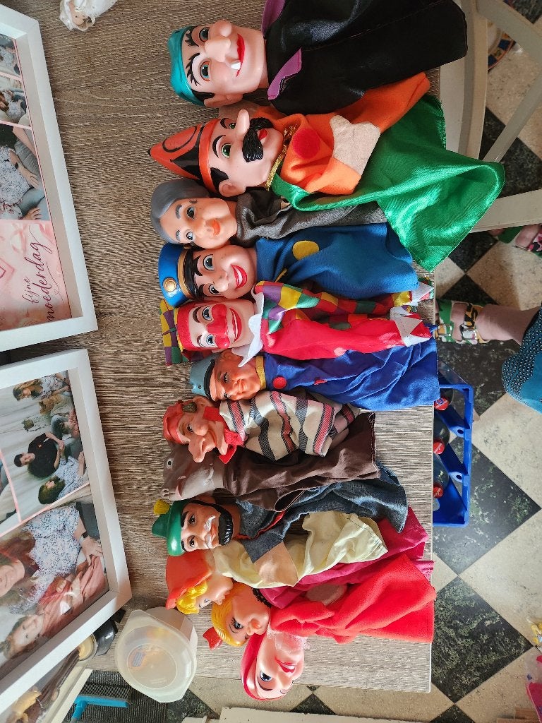 12 poppenkast poppen samen 10 euro, Enfants & Bébés, Jouets | Poupées, Enlèvement ou Envoi