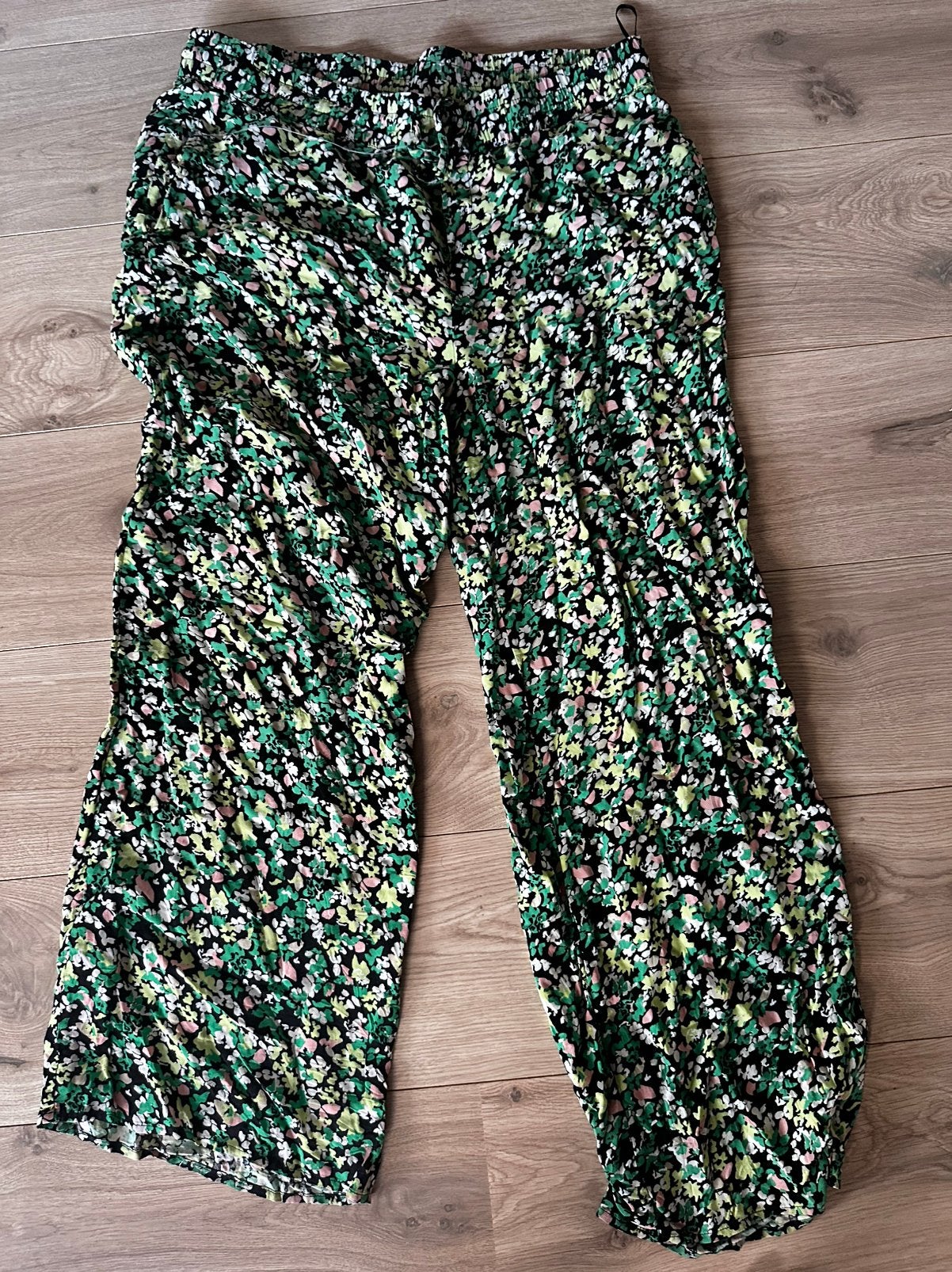 Soepele broek 46, Kleding | Dames, Broeken en Pantalons, Zwart, Maat 46/48 (XL) of groter, Ophalen of Verzenden, Zo goed als nieuw