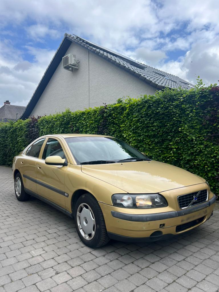 Volvo S60 2.4i Automatic Vitres élect AC 117000KM | Bel état, Autos, Achat, 5 portes, Automatique, Particulier