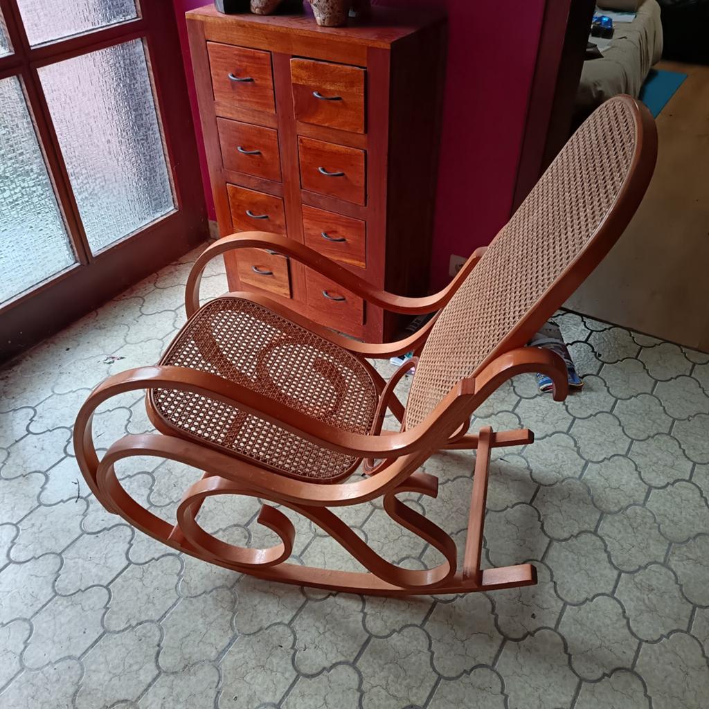 Fauteuil à bascule en bois courbé et cannage rotin, Ophalen