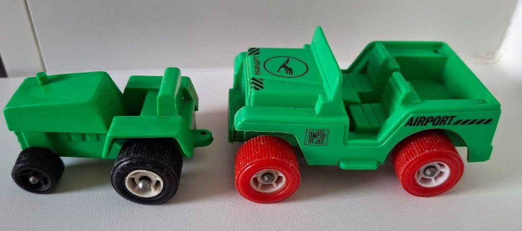 Vintage Tractor + Jeep Viking Plast (1970 Sweden), Enlèvement ou Envoi