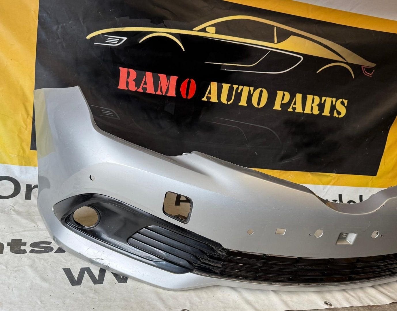 VOORBUMPER TOYOTA AURIS 2015/2016/2018 P/N 5211902K40, Auto-onderdelen, Gebruikt, -, Voor, -