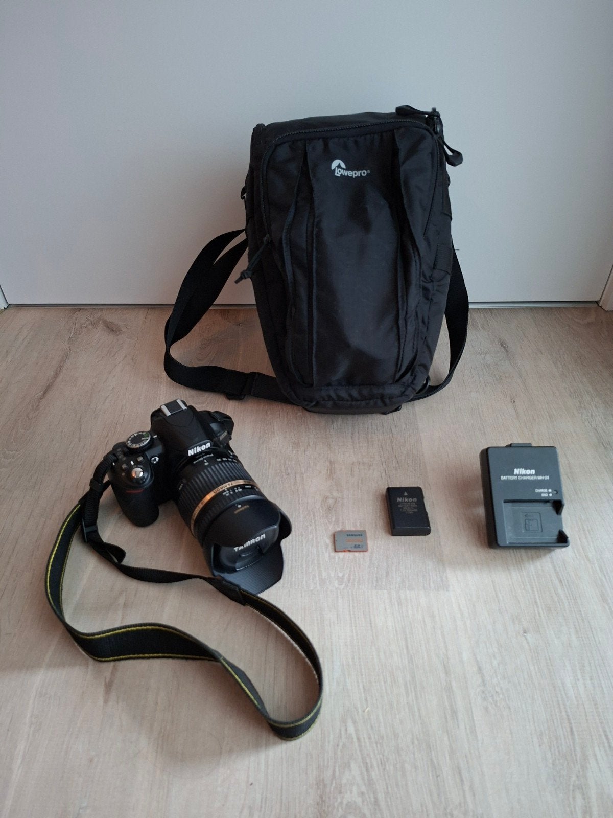 Nikon D3100 + Tamron 18-270mm F/3.5-6.3 set, Audio, Tv en Foto, Fotocamera's Digitaal, 14 megapixels, Ingebouwde flitser, Spiegelreflex