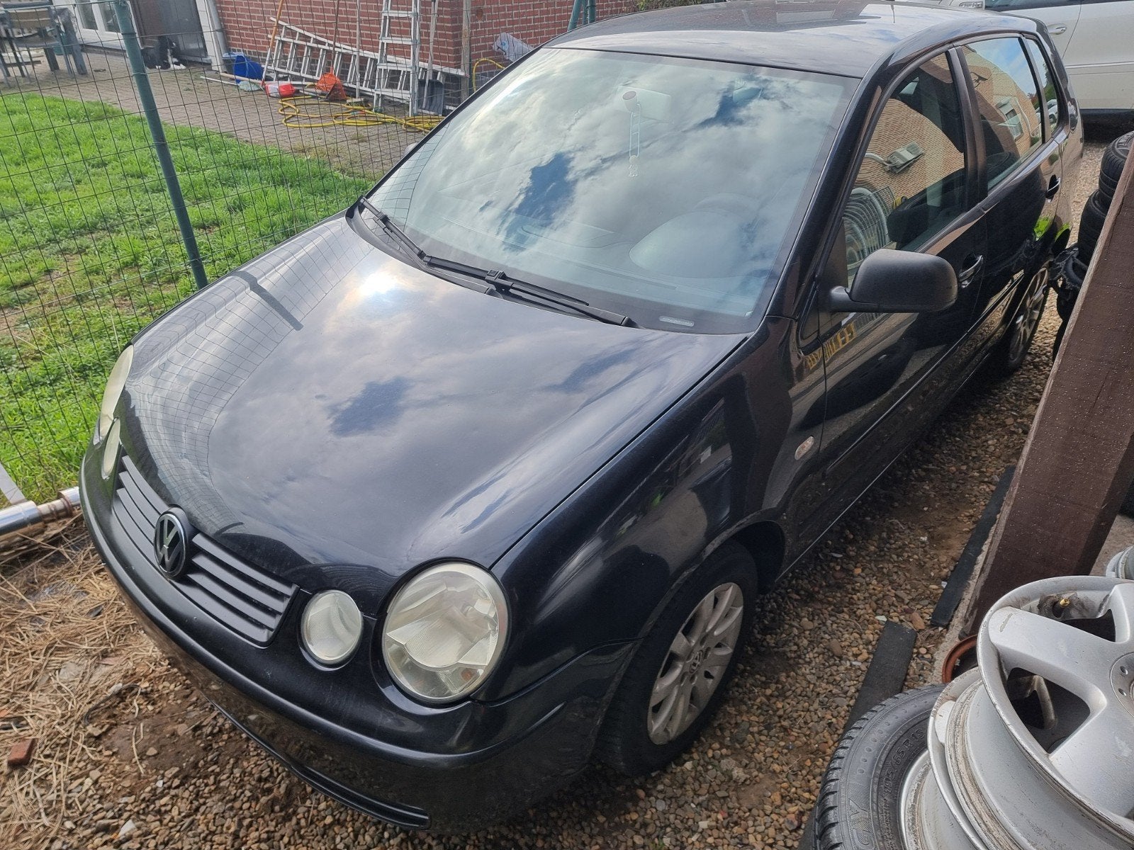 Volkswagen polo 1.2i motor gaat rond maar start niet., Auto's, Voorwielaandrijving, Stof, Airbags, Zwart