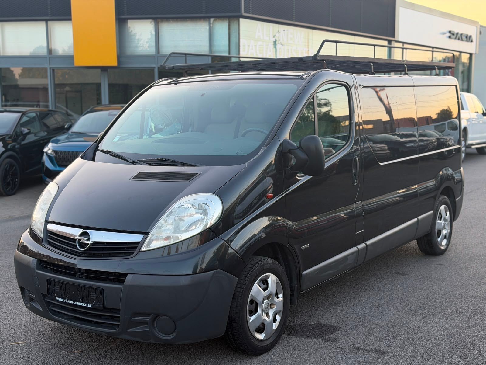 Opel vivaro 2.5 dubbele cabine navi airco+ keuring vvk, Auto's, Opel, Bedrijf, Euro 4, Te koop, Centrale vergrendeling