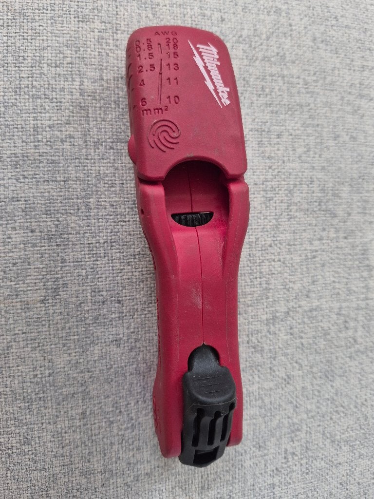 Milwaukee 4-in-1 zak-kabelstripper / striptang (0.5 - 6 mm²), Bricolage & Construction, Enlèvement ou Envoi, Utilisé, Outil de coupe