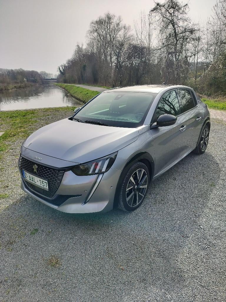 Peugeot 208 GT LINE, Auto's, Euro 6, 1199 cc, https://public.car-pass.be/vhr/b5815106-605c-4fe4-b343-457fdf62964e, Bedrijf