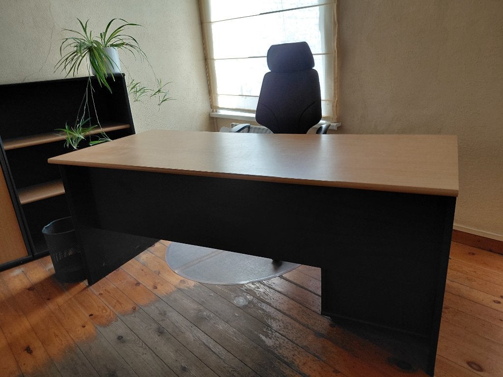 Complete kantoorset/studeerruimte (Bureau, kasten & stoelen), Ophalen, Gebruikt, Bureau