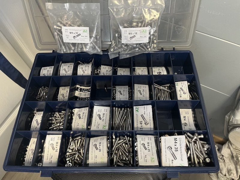 grote collectie mini vijzen voor modelbouw, Ophalen