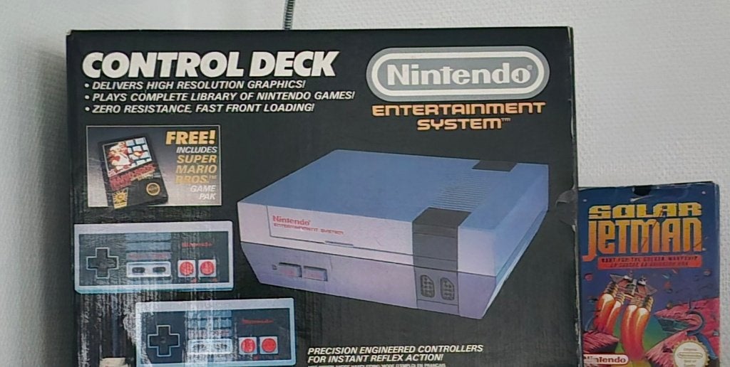 Nintendo NES Control Deck en boîte + 4 jeux complets, Consoles de jeu & Jeux vidéo, 2 joueurs, Enlèvement, Utilisé, À partir de 7 ans