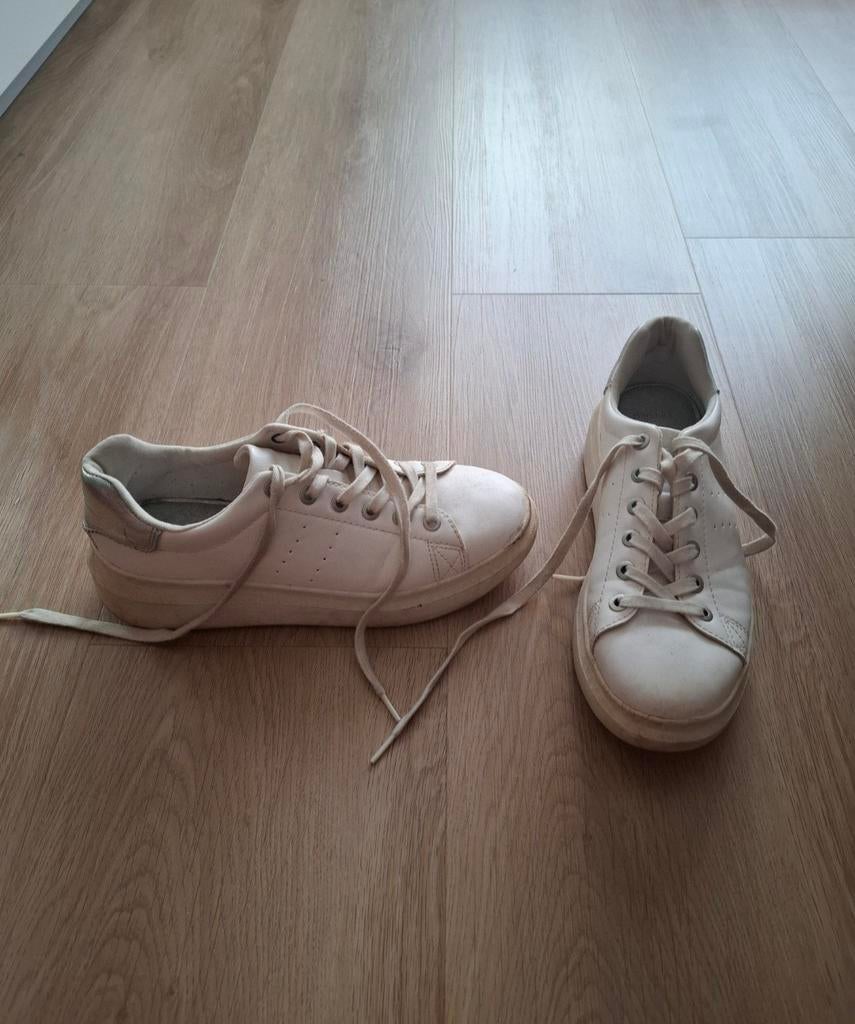 Sneakers Bershka maat 39, Kleding | Dames, Schoenen, Bershka, Ophalen of Verzenden, Zo goed als nieuw, Sneakers