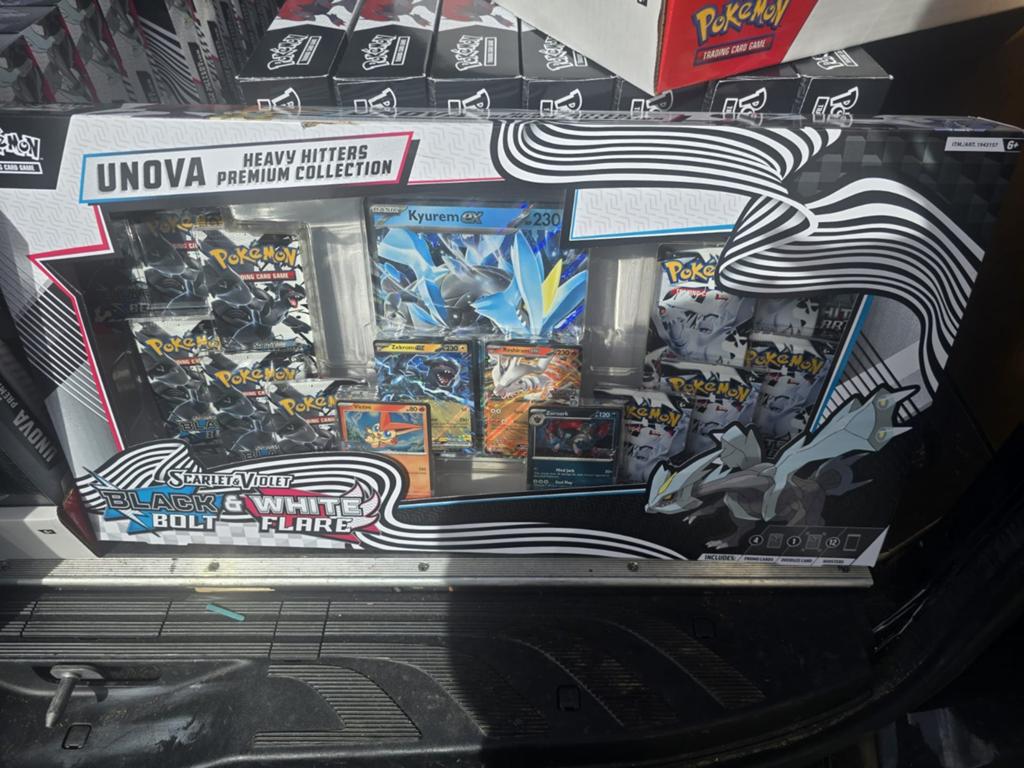 Coffret Pokemon Unova et Booster Destined Rivals, Enlèvement ou Envoi, Neuf, Autres types, Foil