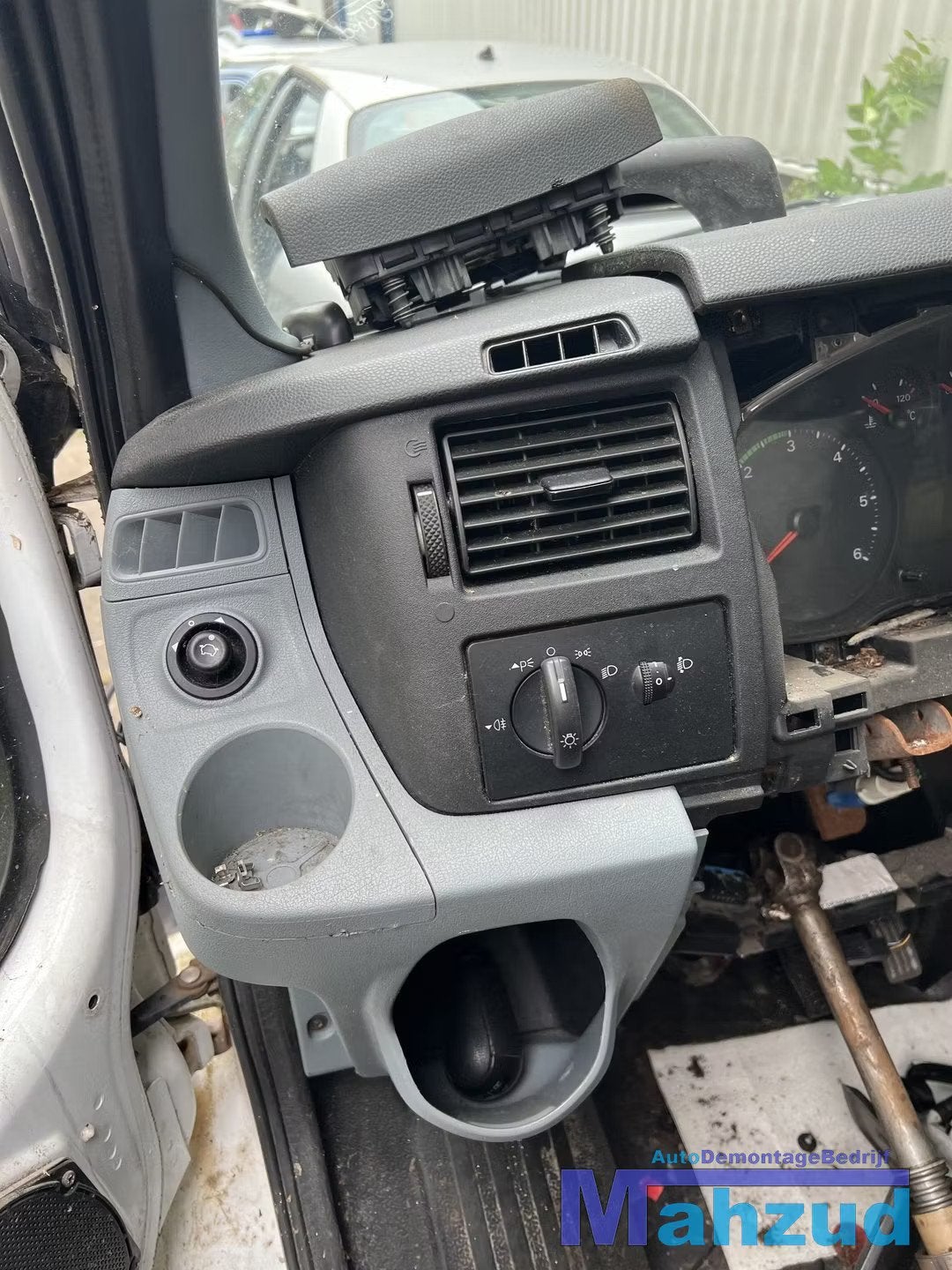 FORD TRANSIT dashboard delen schakelaar afdekkap 2006-2014, Info@ford.com, Ford Motor Company, American Road 1
48126  Dearborn