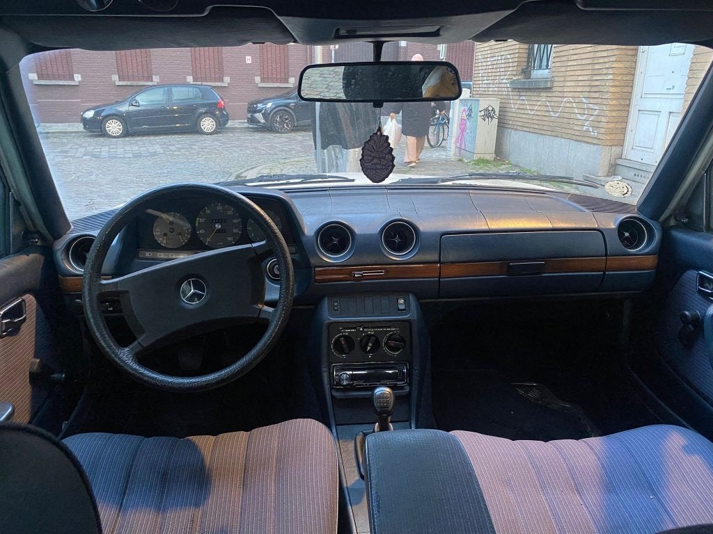 Mercedes 200D soldimers, foto 8