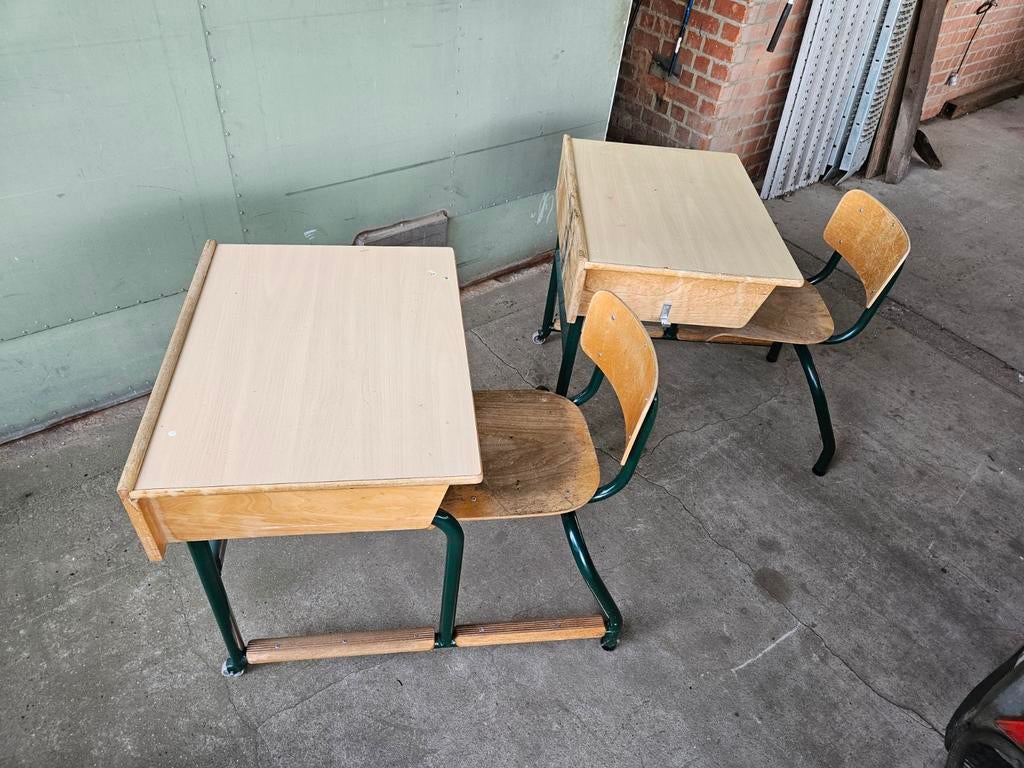 Schoolbankjes 2x, Ophalen