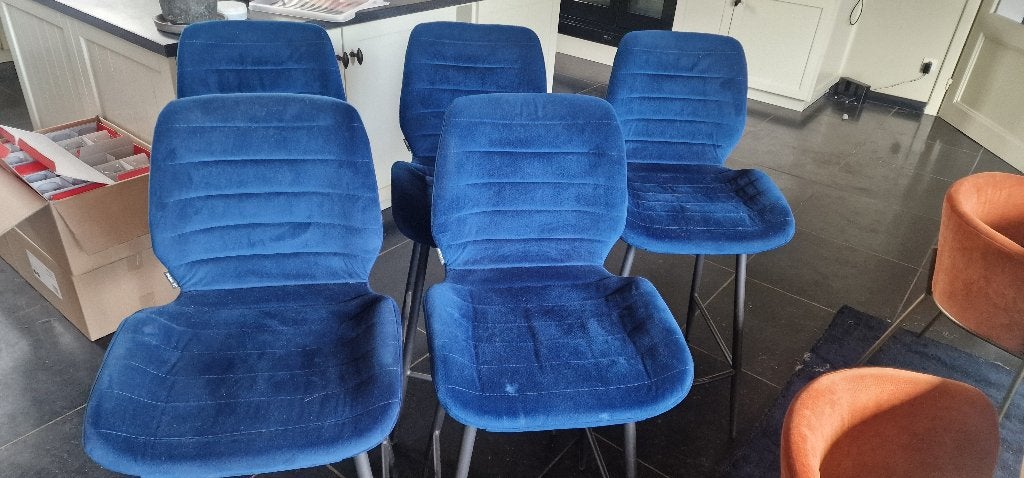 5 Bronx71 barkrukken – donkerblauw velvet – zeer nette staat, Kunststof, 5 krukken of meer, Met voetsteun, Ophalen of Verzenden