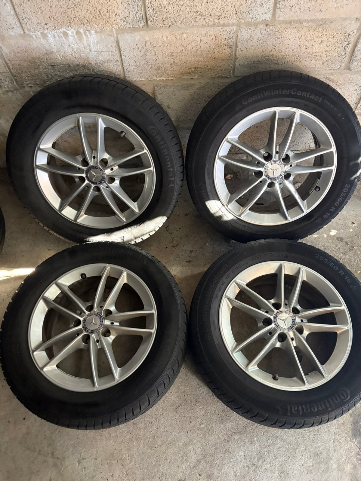 Origineel mercedes velgen met banden 205.60.16, Auto-onderdelen, Ophalen, Band(en)