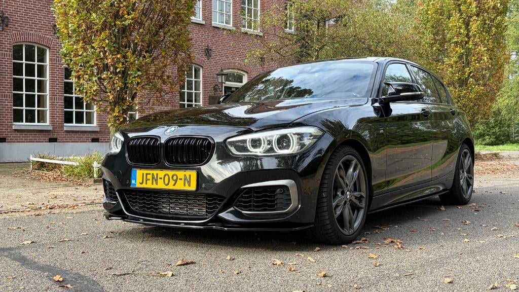 BMW M135i xDrive 2016, Auto's, BMW, Automaat, 1 Reeks, Zwart, Leder