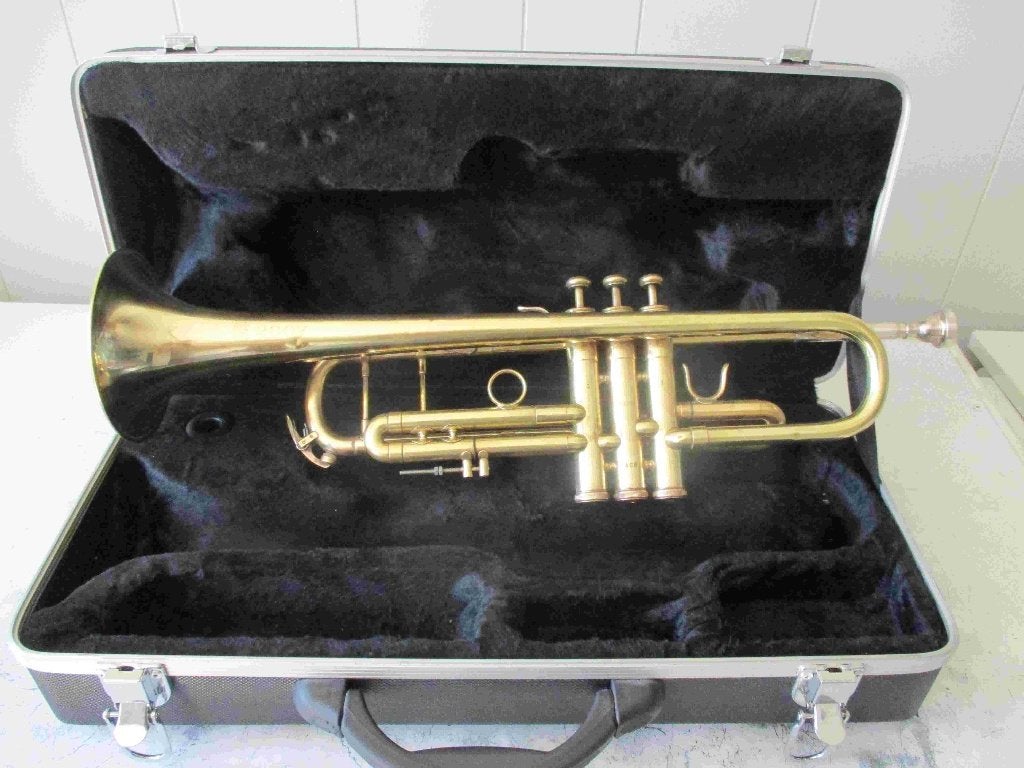 Trompet King, Muziek en Instrumenten, Blaasinstrumenten | Trompetten, Ophalen of Verzenden, Gebruikt, Trompet in si bemol, Met koffer