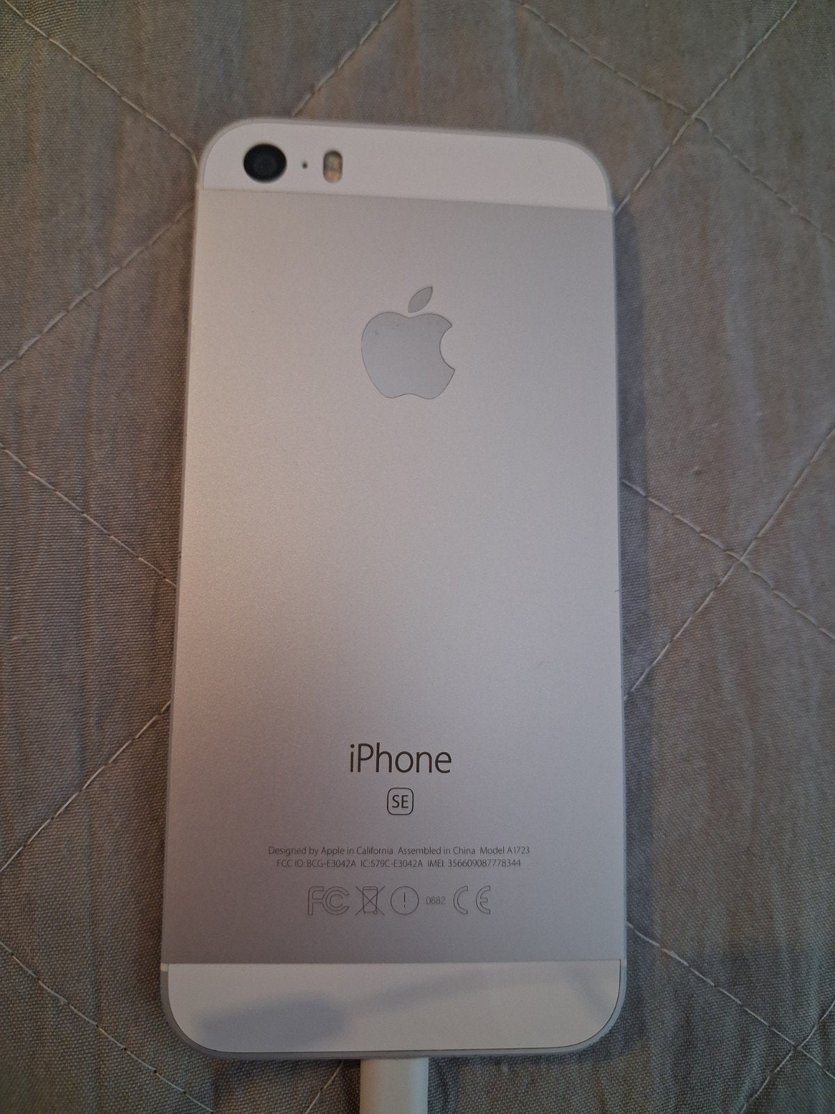 Apple iPhone SE met kabeltje, Ophalen of Verzenden, Apple