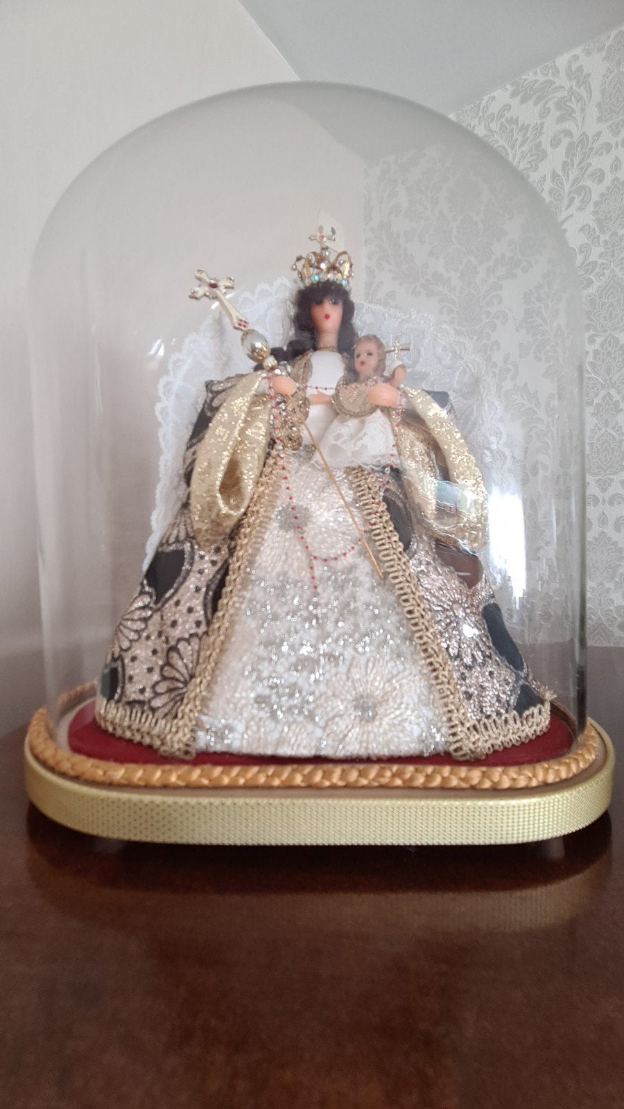 Maria met kind in stolp, Ophalen