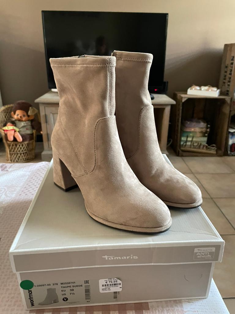 Tamaris laarsjes maat 38, Ophalen, Beige, Lage of Enkellaarzen, Nieuw