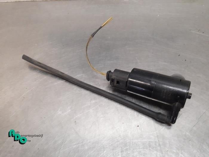 Pompe lave-glace arrière d'un Suzuki SX-4 (SX-4 06-), -, 3 mois de garantie, Utilisé, -