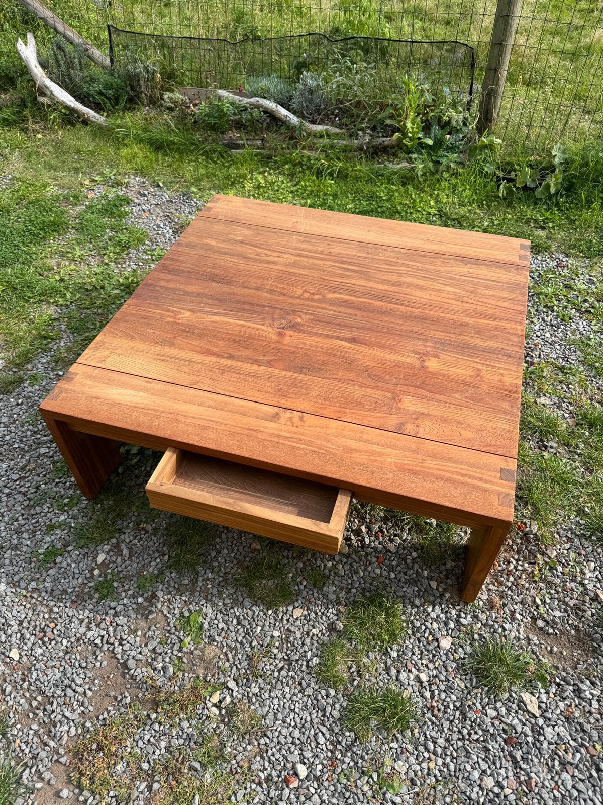 Table basse en teck massif 100 x 100 cm avec tiroir, Maison & Meubles, Enlèvement, Comme neuf