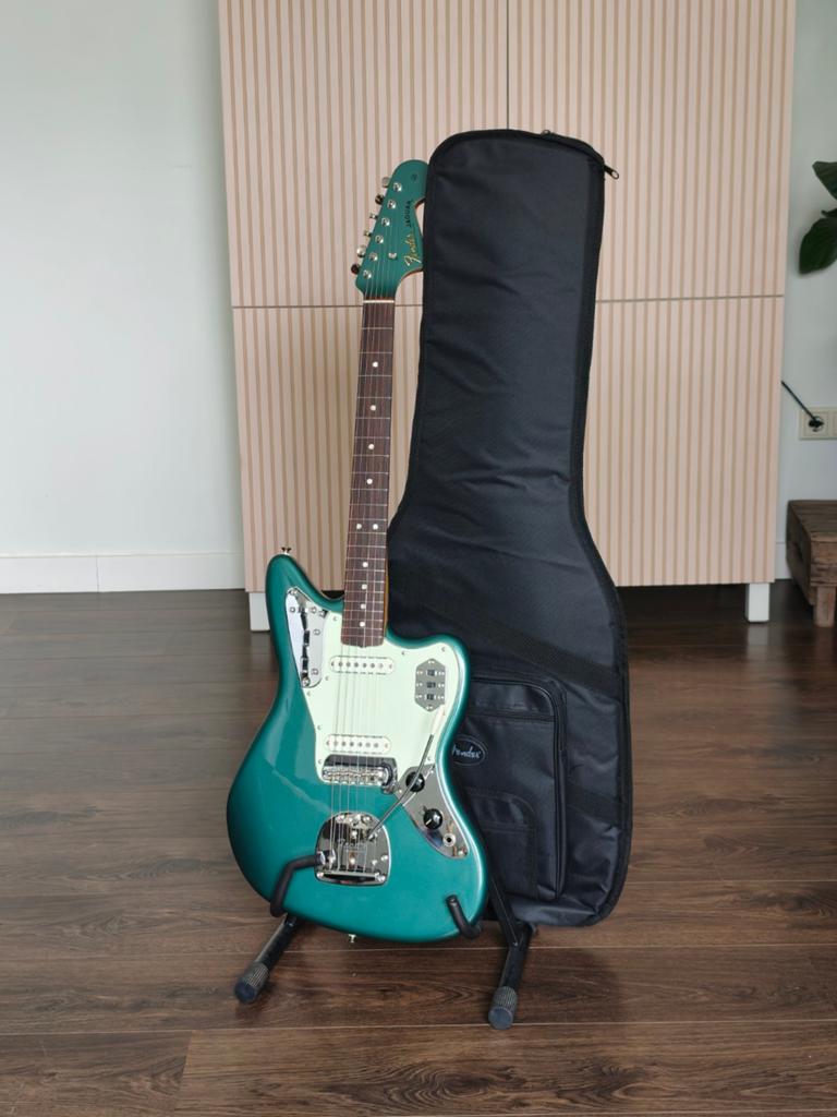 Fender Vintera iii Jaguar mid 60s Sherwood green, Ophalen, Zo goed als nieuw, Solid body, Fender