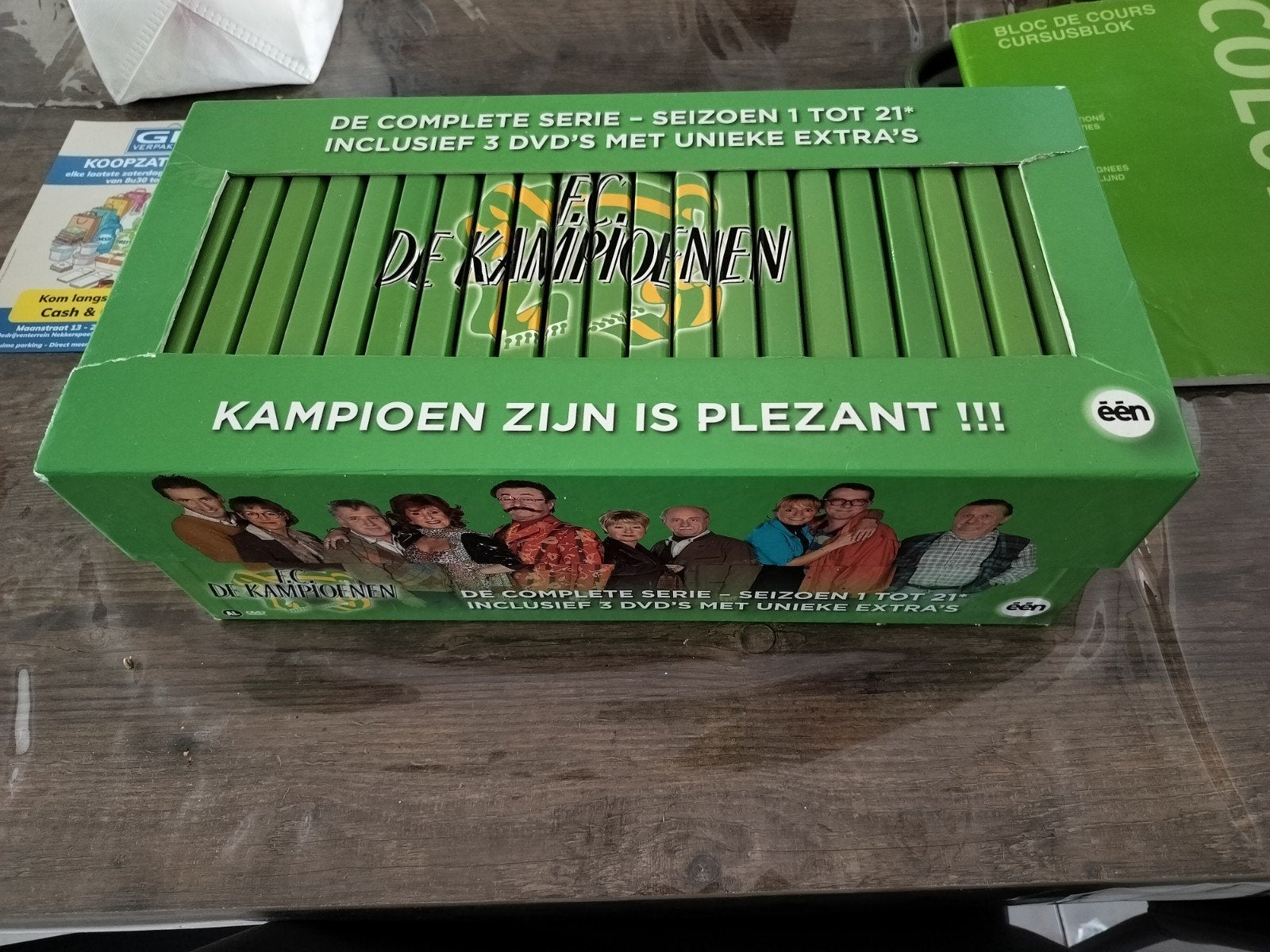 Hele boks van fc de kampioenen, Ophalen
