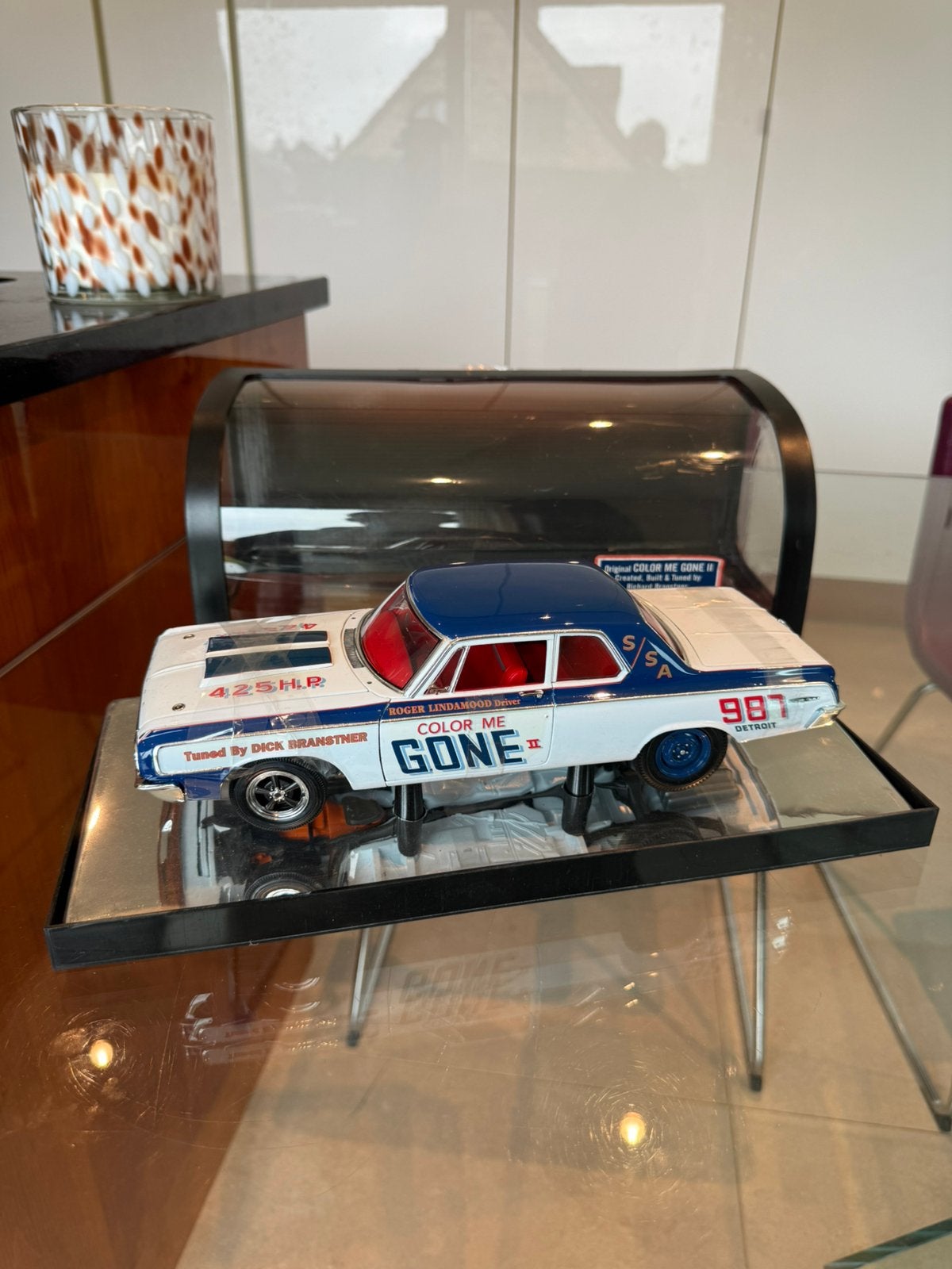Dodge 330 Super Stock "Color Me Gone II" de 1964 1:18, Hobby & Loisirs créatifs, Enlèvement ou Envoi, Comme neuf, Voiture, Autres marques