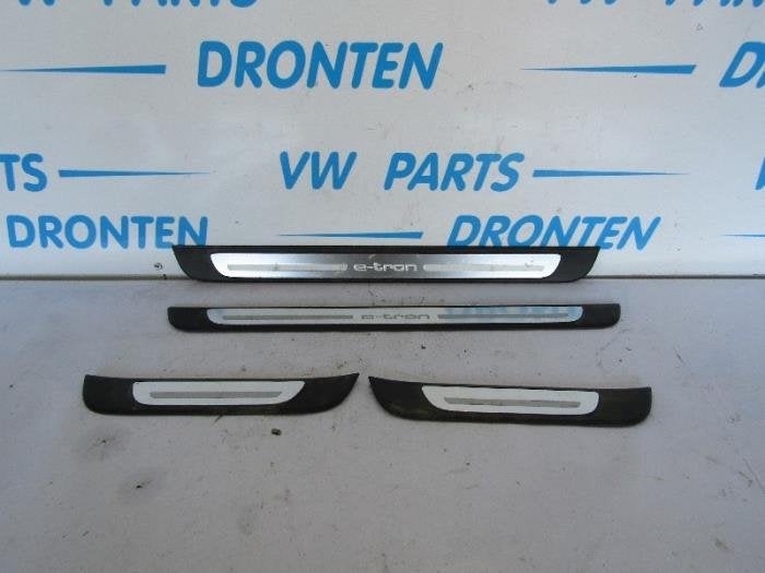 Bande décorative d'un Audi A3, Autos : Pièces & Accessoires, -, 3 mois de garantie, Audi, Utilisé