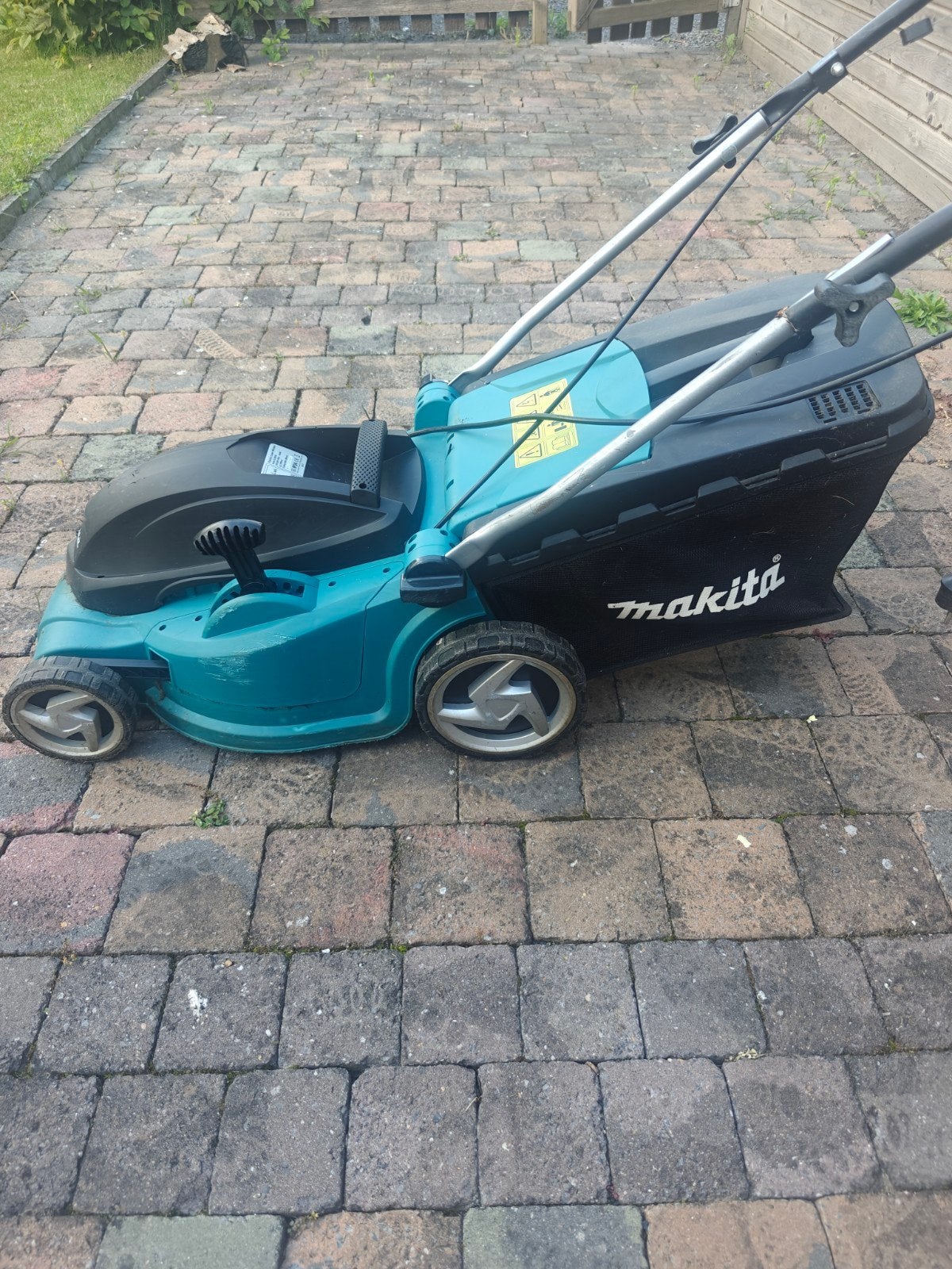 Makita elektrische grasmaaier, Ophalen, Gebruikt, Elektrische grasmaaier, Opvangbak