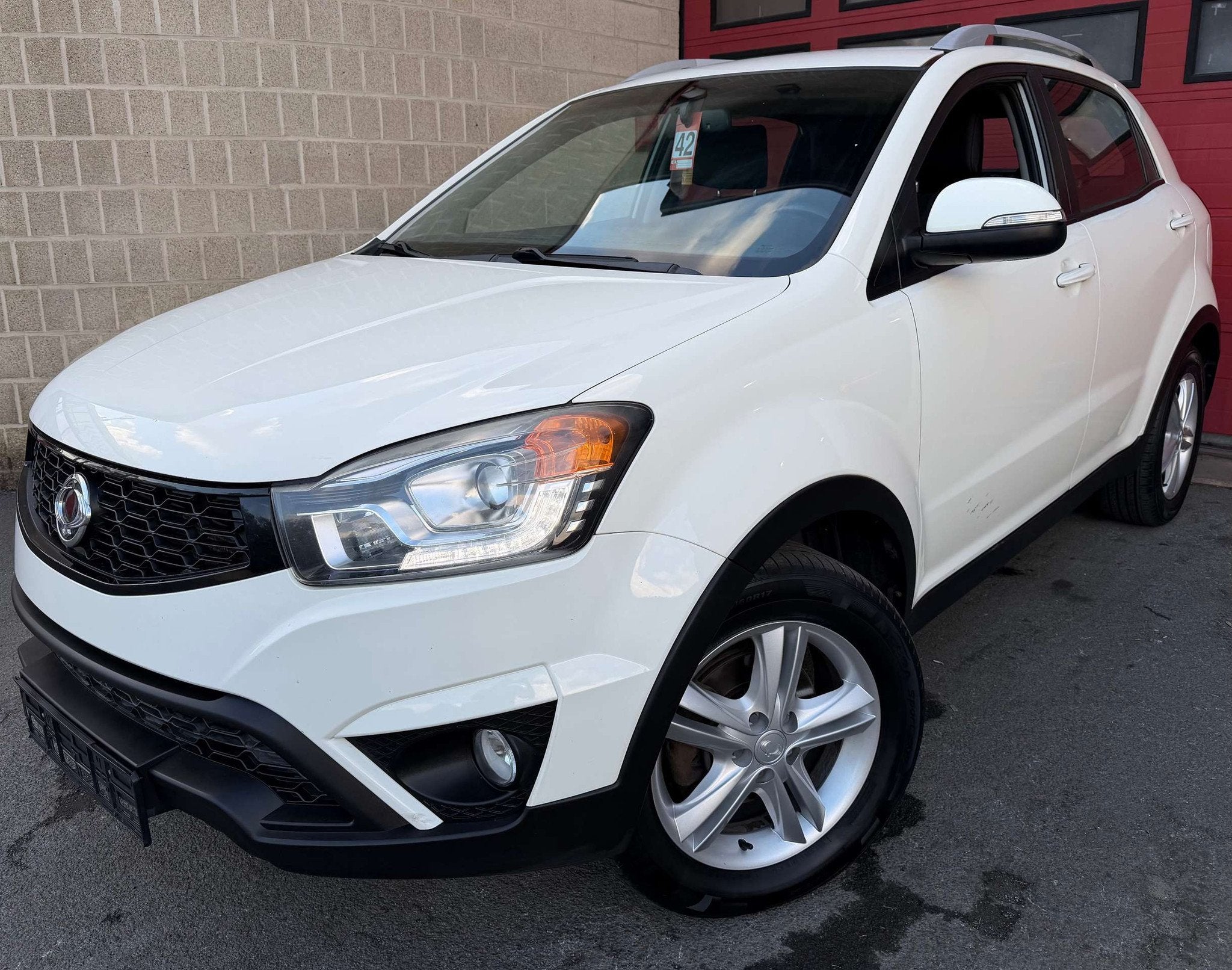 SsangYong Korando 2.0 e3 2WD Crystal Plus + CLIM, Autos, Euro 5, Achat, Entreprise, Alarme