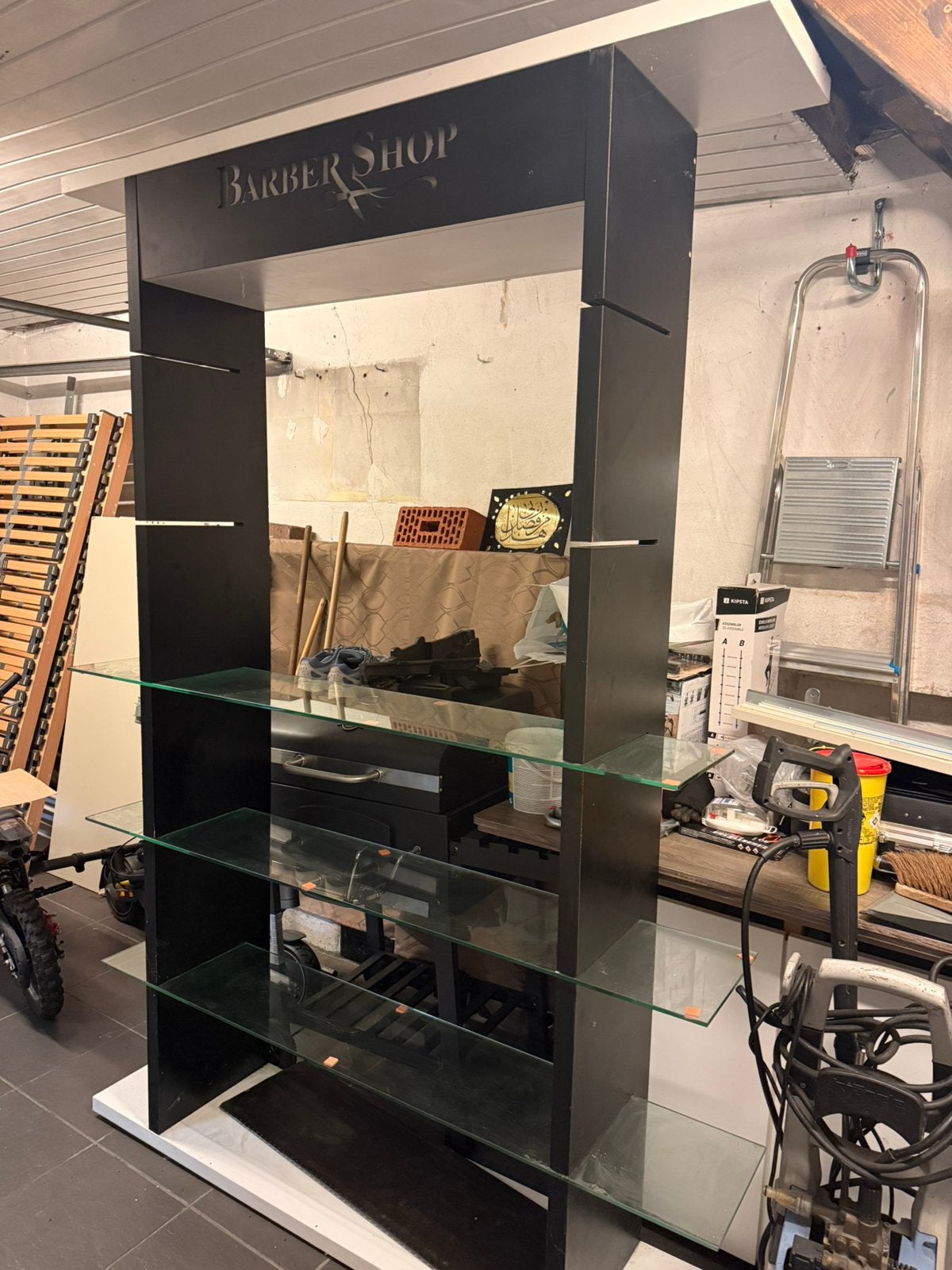 Wandmeubel voor Barbershop/kapperszaak, Huis en Inrichting, Ophalen