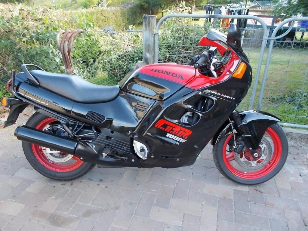 Honda cbr 1000f van 1987 gaat weg in onderdelen, Ophalen of Verzenden