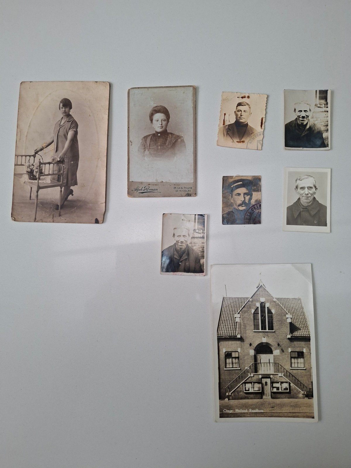Oude foto's van Familie de Kever, postkaart Raadhuis Clinge, Collections, Photos & Gravures, Enlèvement ou Envoi, Photo