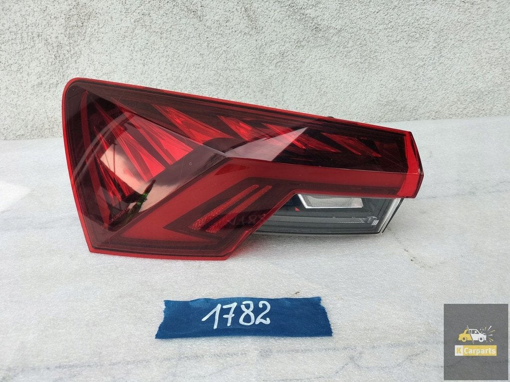 SKODA OCTAVIA IV STATIONWAGON ACHTERLICHT LINKS, Tr. Vaclava Klementa 869
293 01  Mlada Boleslav, CZ, Skoda, Skoda Auto a.s., Gebruikt