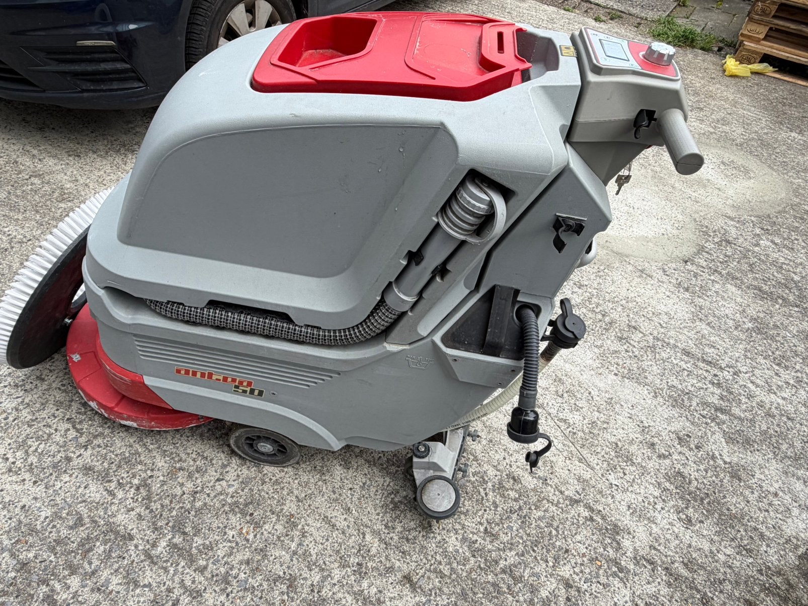 Comac schrobzuigmachine, Ophalen, Zo goed als nieuw