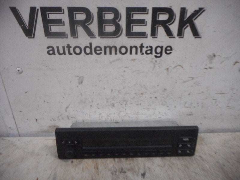 AFFICHEUR / ECRAN radio BMW 5 serie (E39) (65.82-8360738), Utilisé, BMW, Petuelring 130
80809  München, DE, Bayerische Motoren Werke AG