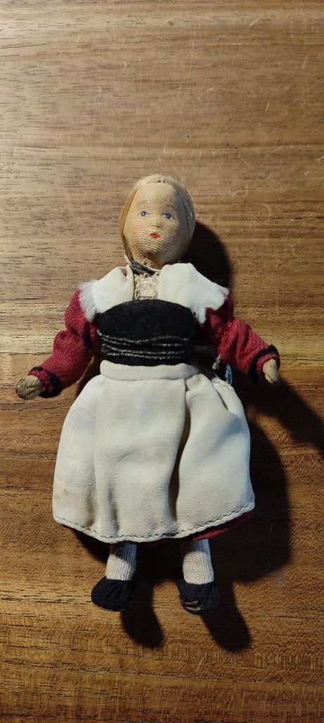 Vintage Erna Meyer poppenhuispop - originele klederdracht, Antiek en Kunst, Curiosa en Brocante, Ophalen of Verzenden