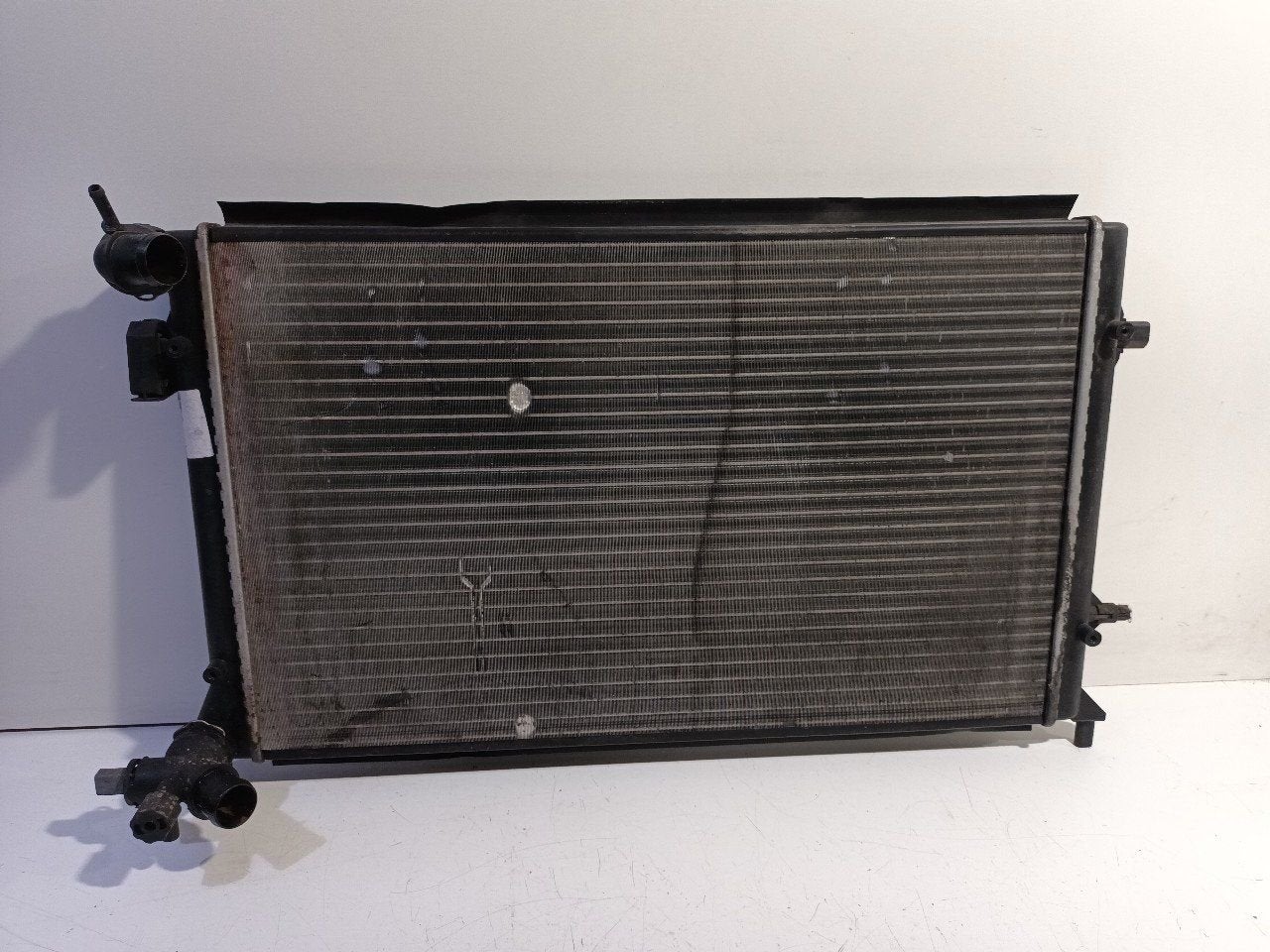 Radiateur Volkswagen Golf, Onderdelen@venauto.nl, Van der Ven Autorecycling B.V., Ettenseweg 76, 4706 PB Roosendaal, The Netherlands