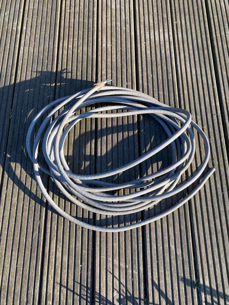 Gewapende grondkabel Ymvk 2x2,5m2 10meter, Doe-het-zelf en Bouw, Ophalen, Zo goed als nieuw