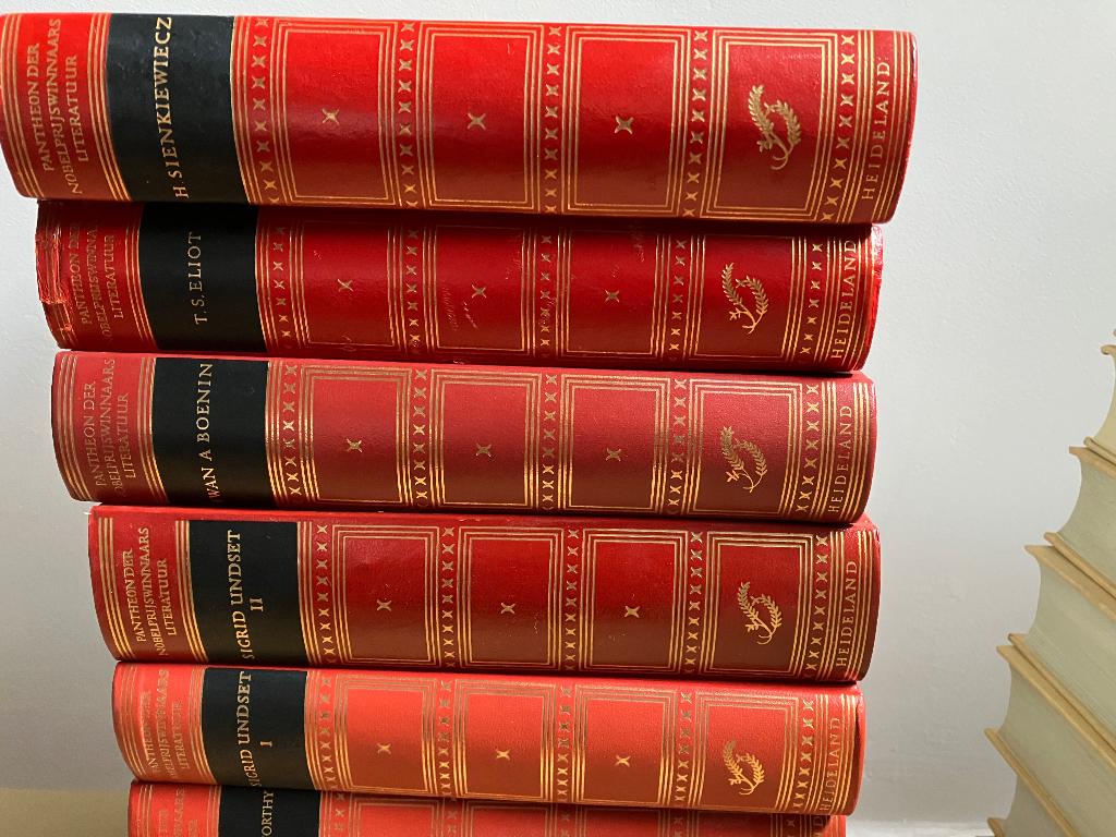 Boekenreeks Pantheon der Nobelprijswinnaars Literatuur, Ophalen