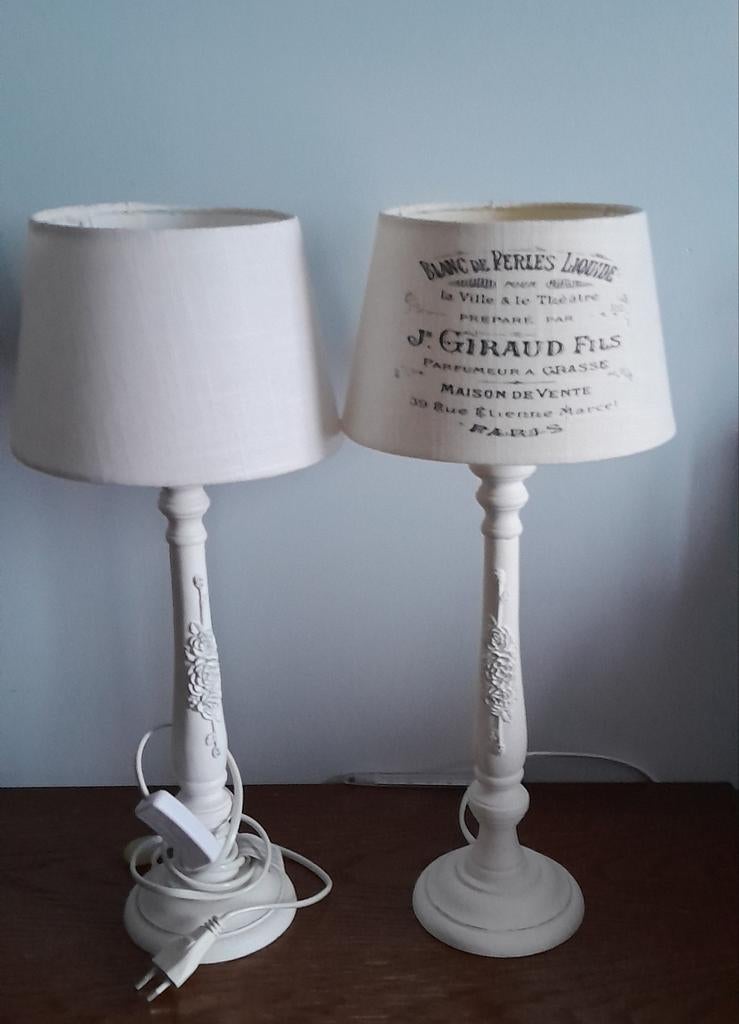 2 lampes blanches