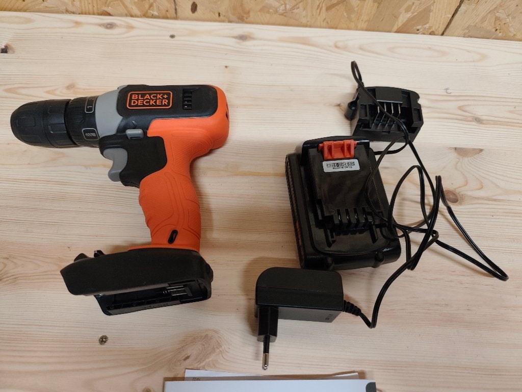 Nieuwe schroef boormachines en bankschroef (zie beschr.), Ophalen, Boormachine