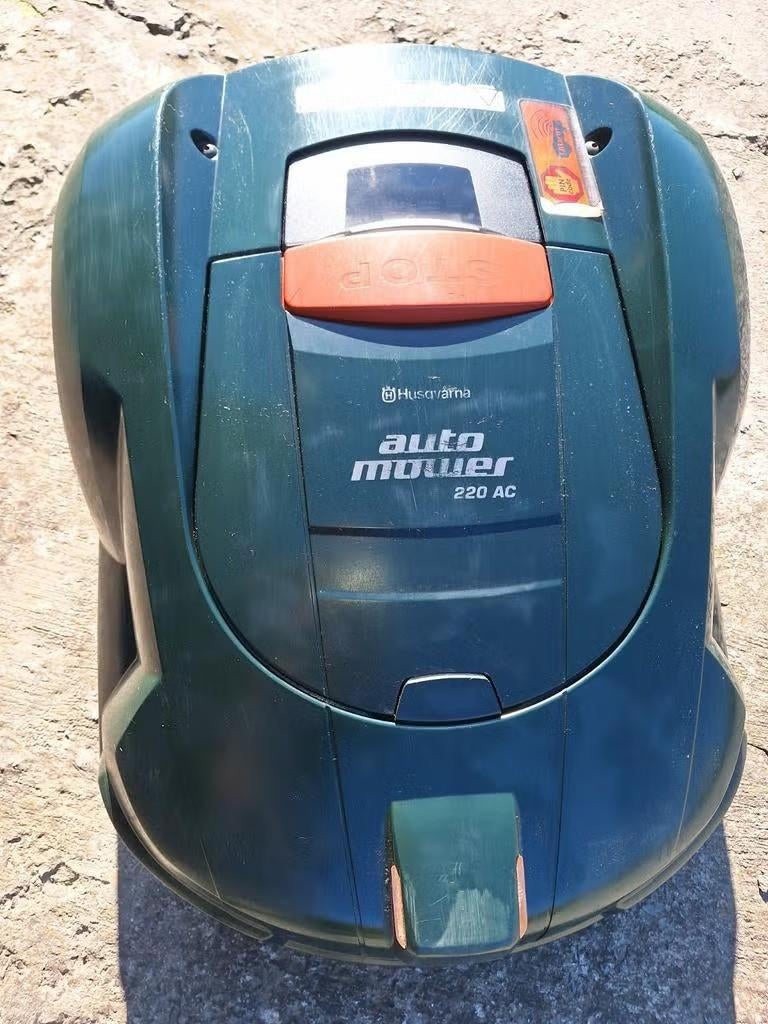 Husqvarna Automower 220ac robotmaaier, Tuin en Terras, Ophalen, Zo goed als nieuw