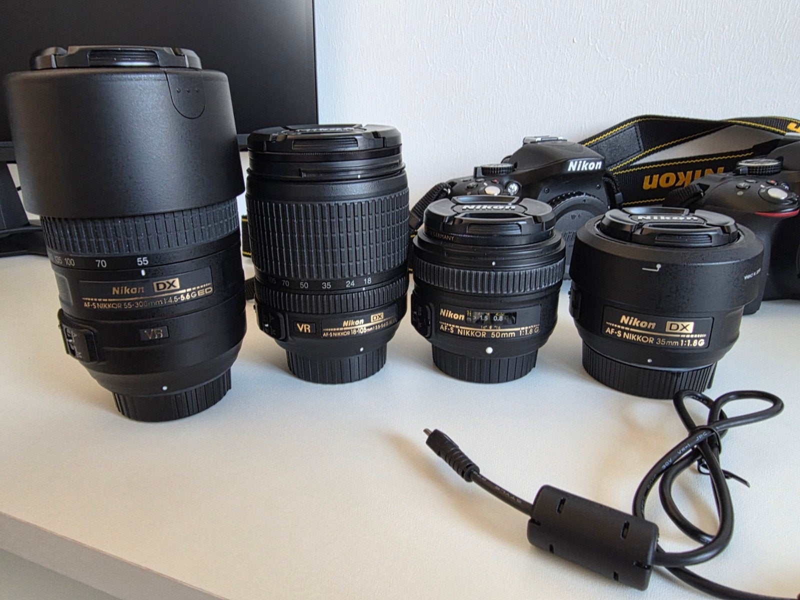 Nikon D5330 et D5200, 4 objectifs, flash..., Enlèvement, Comme neuf, Nikon, Autres types